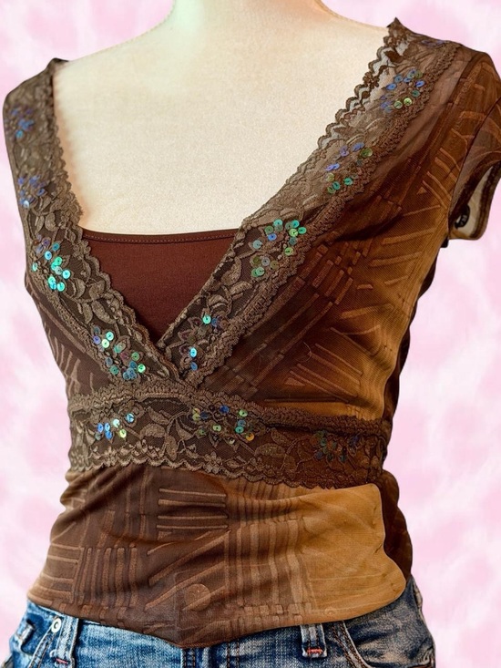 Rampage Tops - Vintage Y2K Rampage brown lace & sequin top 🤎